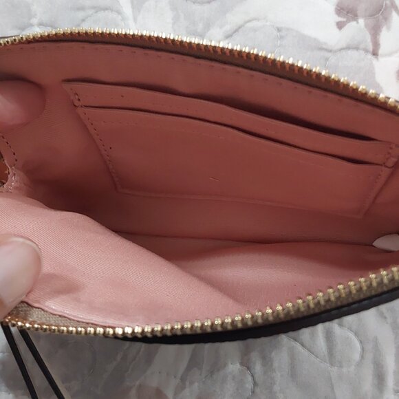 *** BUNDLE FOR   @kathytreto NWT Coach Floral Wristlet - Picture 5 of 8